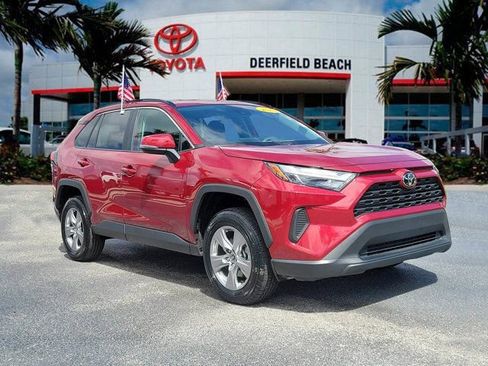Used 2025 Toyota RAV4 XLE FWD image 1