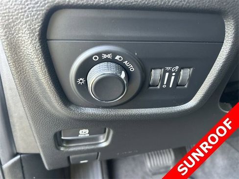 Certified 2022 Jeep Grand Cherokee Altitude image 17