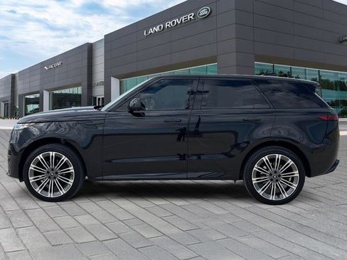Used 2024 Land Rover Range Rover Sport Dynamic SE image 2