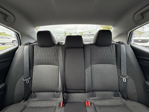 Used 2025 Toyota Camry SE image 27