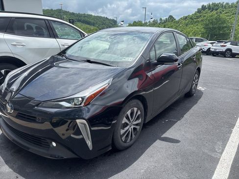 Used 2022 Toyota Prius LE AWD/4WD image 12