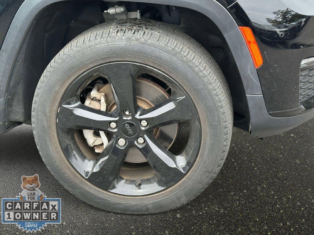Used 2023 Jeep Grand Cherokee L Limited w/ Black Appearance Package AWD/4WD image 11