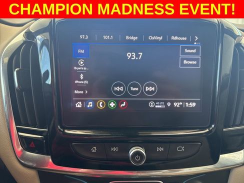 Used 2022 Chevrolet Traverse LT image 15