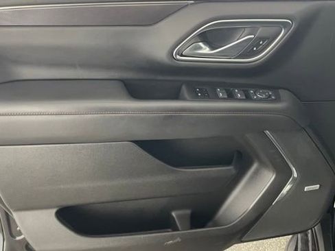 Used 2022 Chevrolet Suburban RST w/ Luxury Package image 35