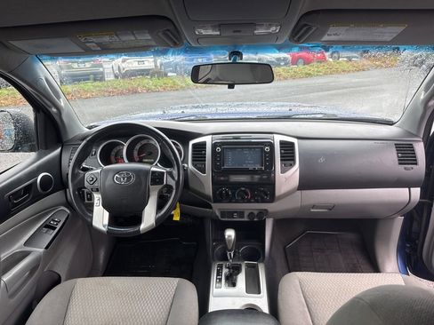 Used 2015 Toyota Tacoma PreRunner image 23