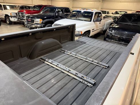 Used 2006 Chevrolet Silverado 2500 LT w/ Skid Plate Package AWD/4WD image 24