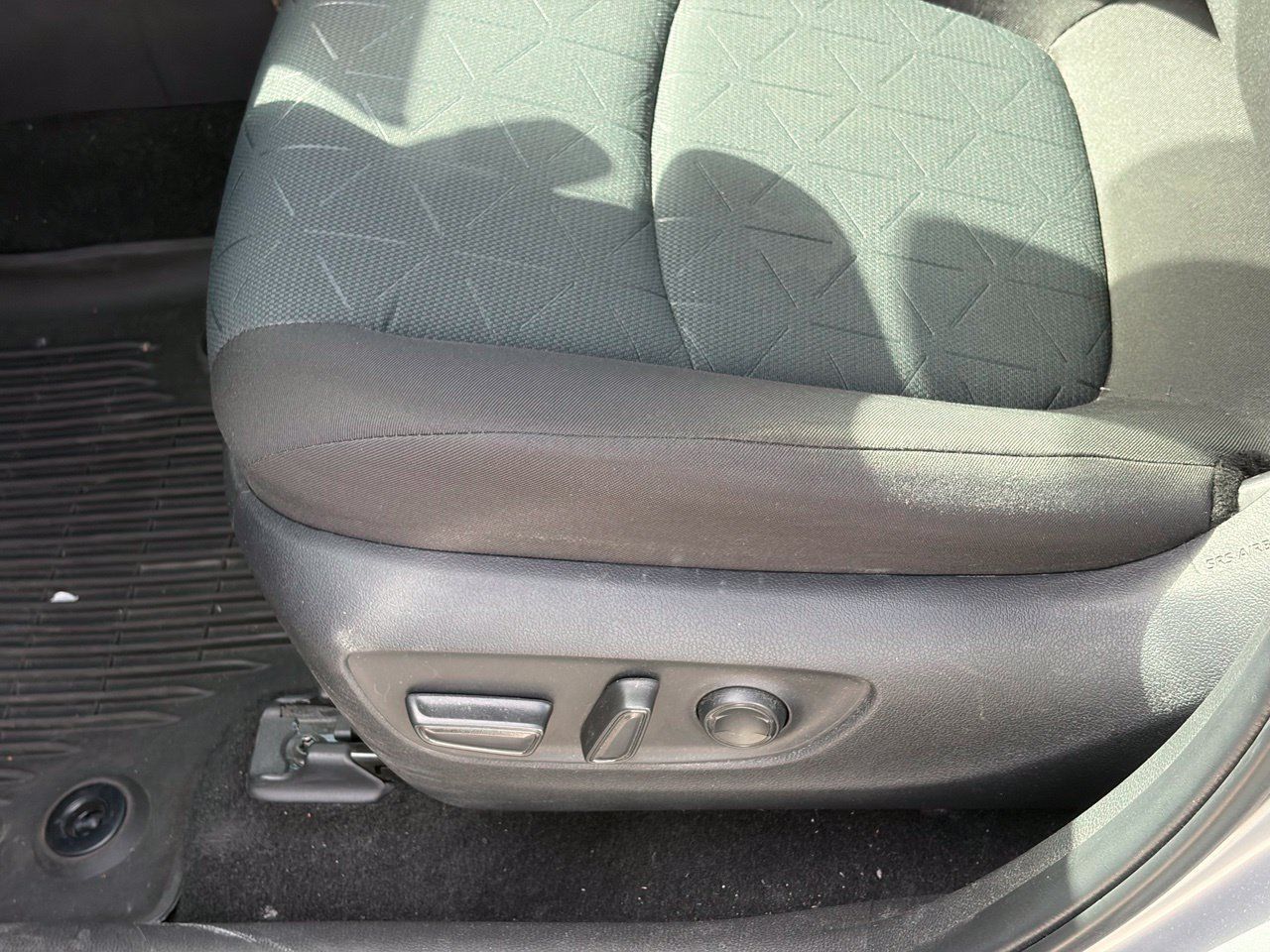 Used 2025 Toyota RAV4 XLE AWD/4WD image 6