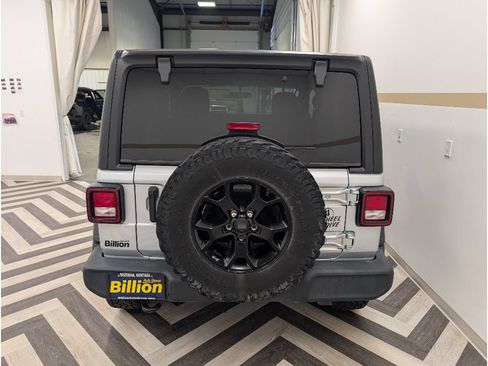 Used 2022 Jeep Wrangler Sport AWD/4WD image 22