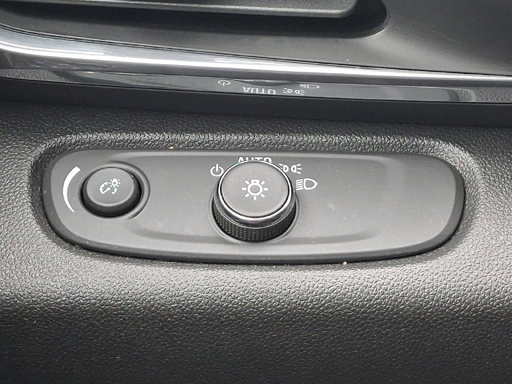 Used 2024 Buick Envista Preferred w/ Convenience I Package FWD image 23