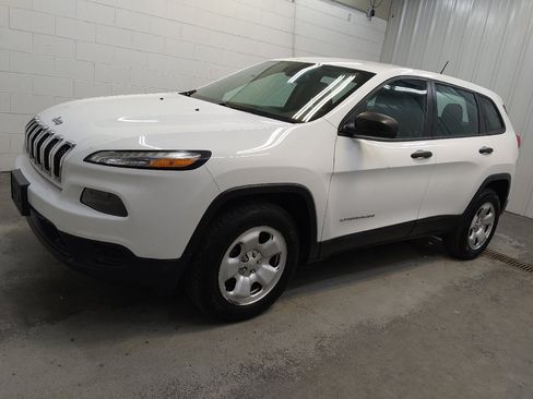 Used 2016 Jeep Cherokee Sport w/ Cold Weather Group AWD/4WD image 2