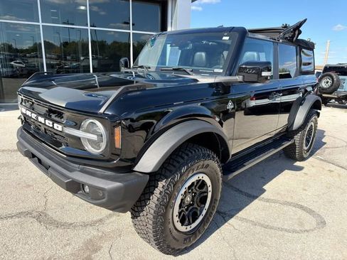 Used 2021 Ford Bronco Outer Banks w/ Sasquatch Package image 3