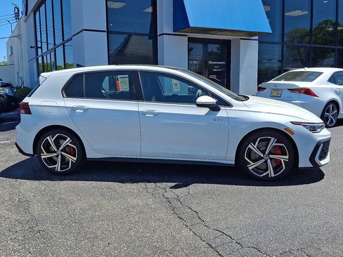 New 2025 Volkswagen GTI SE image 4