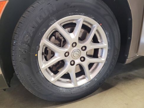 Used 2017 Chrysler Pacifica Touring image 31