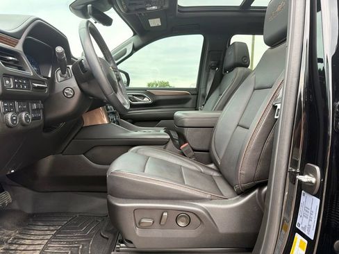 Used 2024 Chevrolet Suburban High Country AWD/4WD image 12