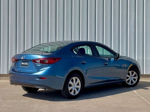 Used 2018 MAZDA MAZDA3 Sport FWD image 6