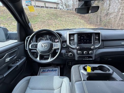 Used 2022 RAM 1500 Big Horn AWD/4WD image 11