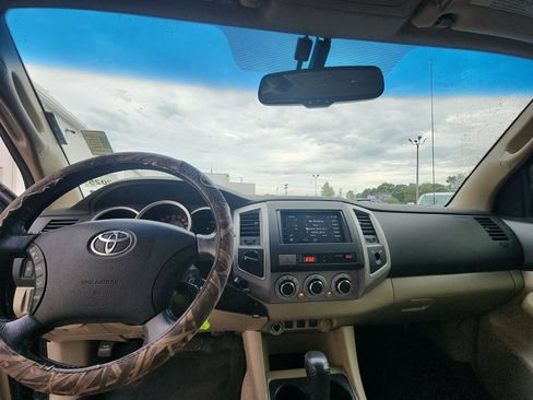 Used 2011 Toyota Tacoma 4x4 Access Cab V6 w/ SR5 Pkg #2 image 17