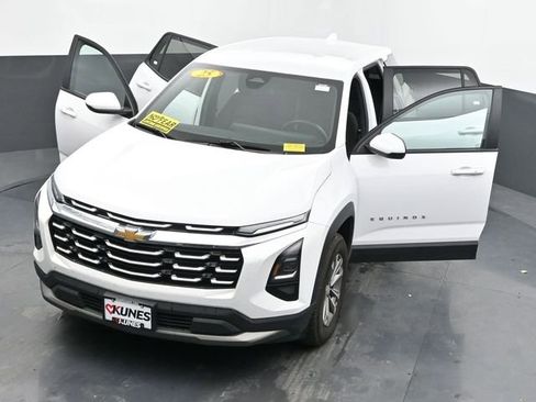 Used 2025 Chevrolet Equinox LT image 59