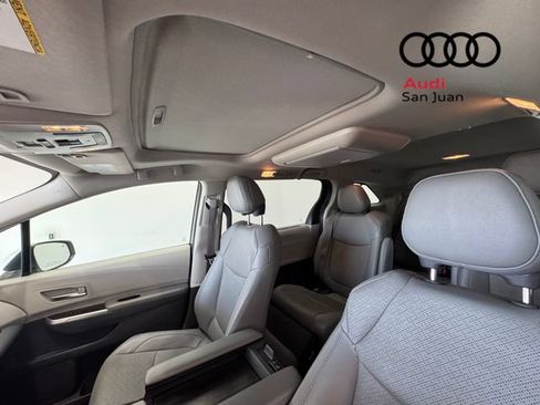 Used 2021 Toyota Sienna Limited FWD image 15