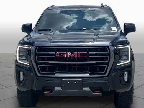 Used 2021 GMC Yukon XL AT4 w/ AT4 Premium Plus Package AWD/4WD image 4