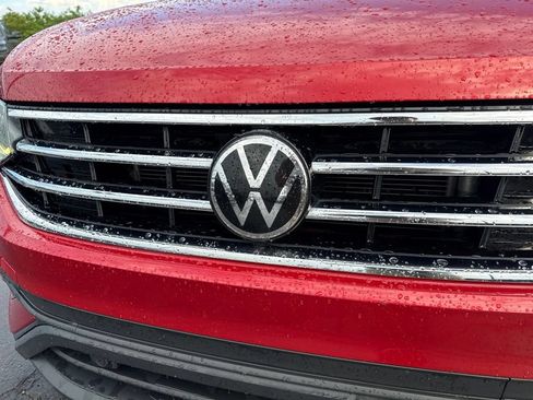 Used 2022 Volkswagen Tiguan SE AWD/4WD image 11