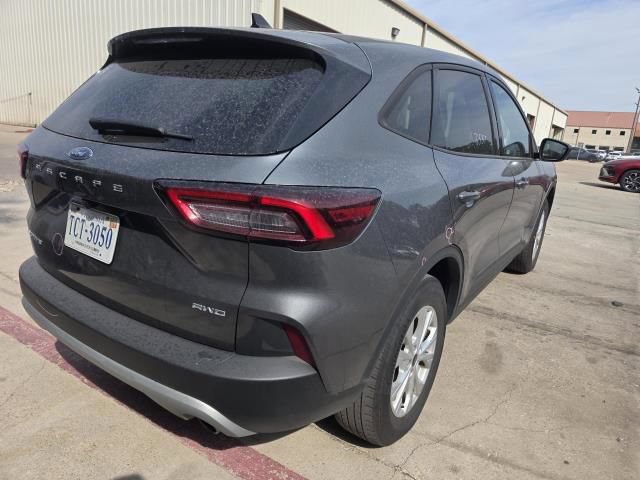 Used 2025 Ford Escape Active AWD/4WD image 2