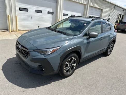 Used 2024 Subaru Crosstrek 2.0i Premium AWD/4WD image 2
