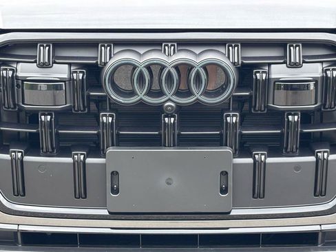 Used 2025 Audi Q7 2.0T Premium Plus w/ Premium Plus Package AWD/4WD image 12
