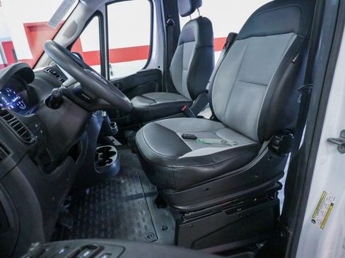 Used 2025 RAM ProMaster 2500 w/ Convenience Group FWD image 13