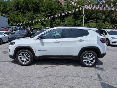 Used 2022 Jeep Compass Latitude AWD/4WD image 10