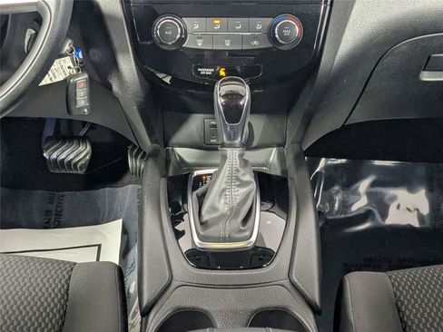 Used 2017 Nissan Rogue Sport S w/ S Appearance Package FWD image 40