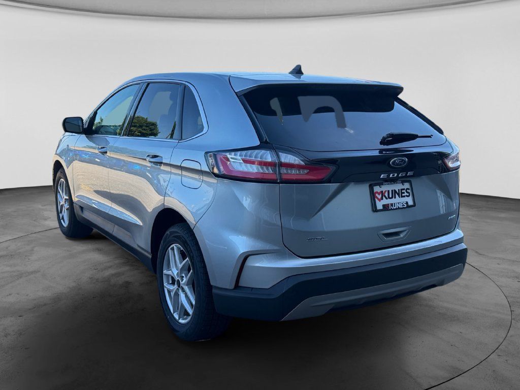 Used 2024 Ford Edge SEL AWD/4WD image 7