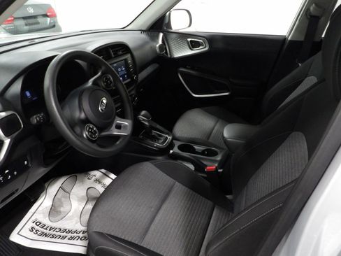 Used 2021 Kia Soul S FWD image 9