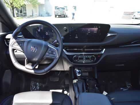 Used 2025 Buick Envista Sport Touring image 30