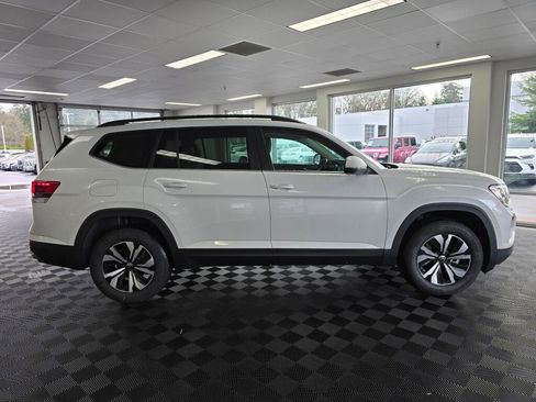 New 2026 Volkswagen Atlas SE image 3