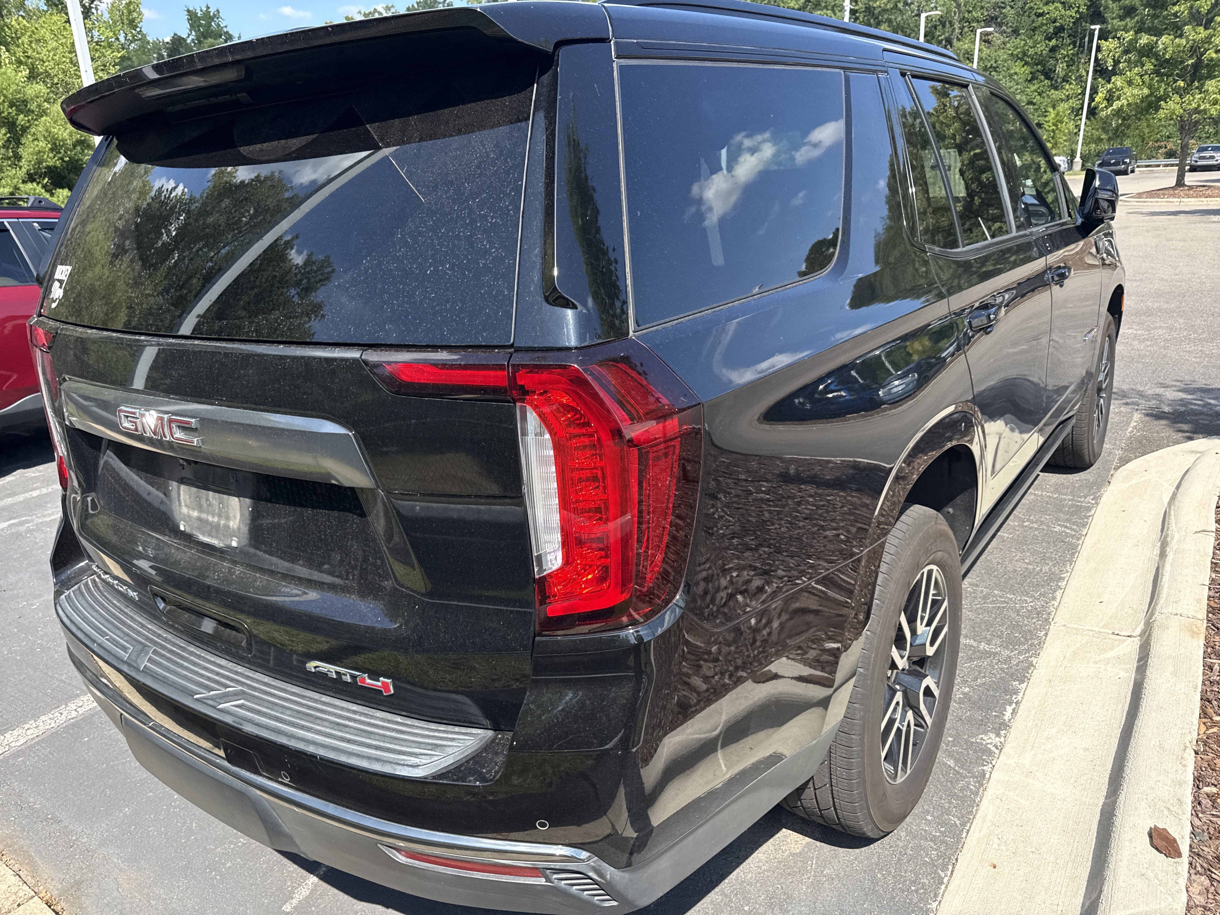 Used 2021 GMC Yukon AT4 w/ AT4 Premium Package AWD/4WD image 44