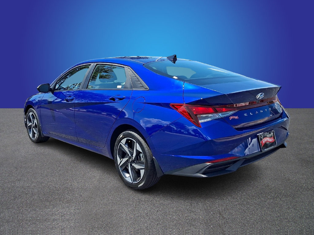 Used 2023 Hyundai Elantra SEL w/ Convenience Package FWD image 6