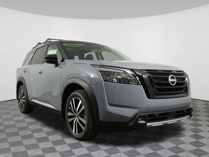 New 2025 Nissan Pathfinder Platinum w/ Black Appearance Package