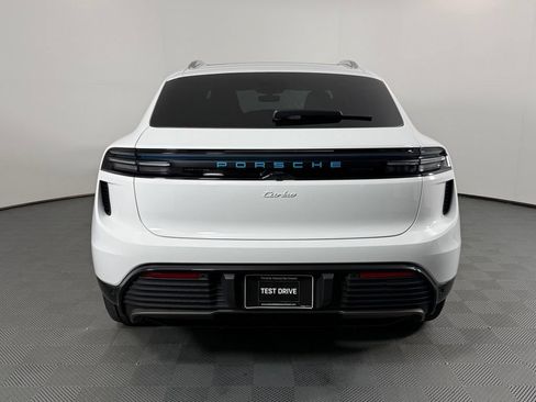 Certified 2025 Porsche Macan Turbo Electric AWD/4WD image 5