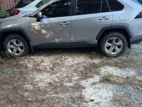 Used 2019 Toyota RAV4 XLE w/ All Weather Liner Package AWD/4WD image 3