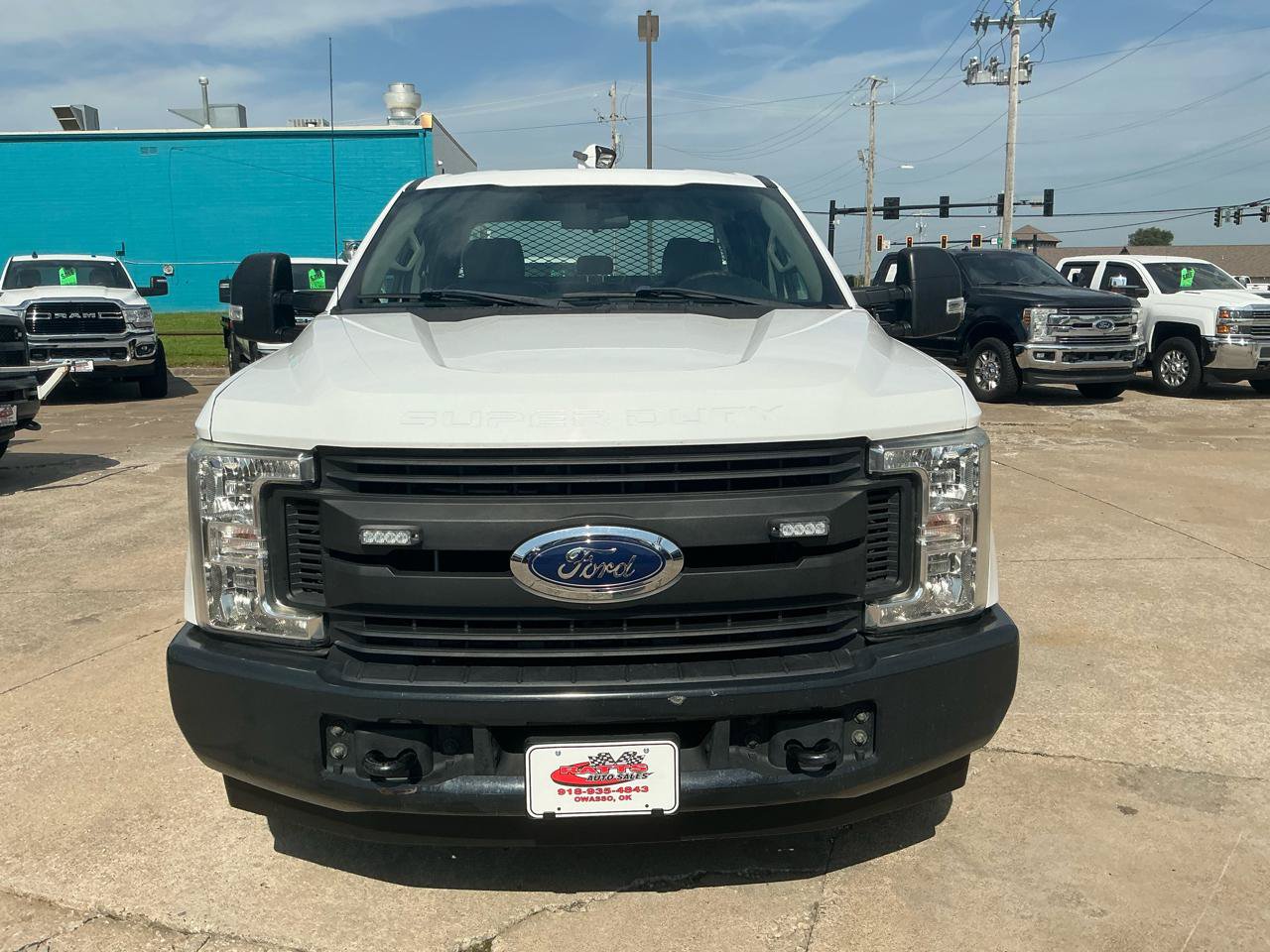 Used 2019 Ford F250 XL w/ Power Equipment Group RWD image 3