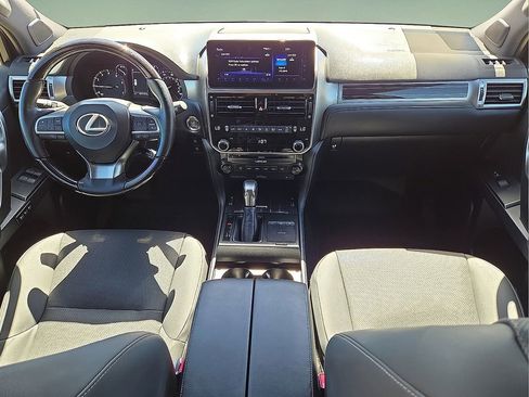 Used 2023 Lexus GX 460 Premium w/ Accessory Package image 17