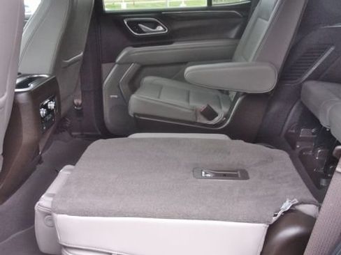 Used 2021 GMC Yukon SLT w/ SLT Luxury Package AWD/4WD image 29
