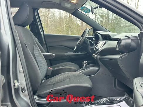 Used 2019 Nissan Kicks S FWD image 17