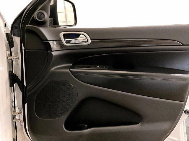 Used 2022 Jeep Grand Cherokee Laredo X AWD/4WD image 23