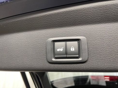 New 2025 Mitsubishi Outlander SE image 35