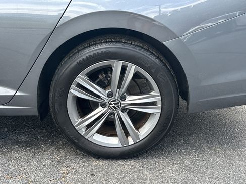 Used 2024 Volkswagen Jetta SE FWD image 18