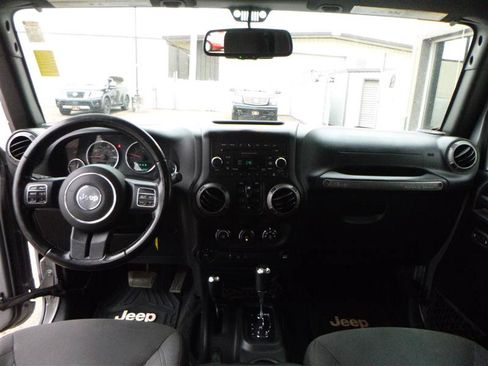 Used 2017 Jeep Wrangler Unlimited Sport w/ Quick Order Package 24S AWD/4WD image 9