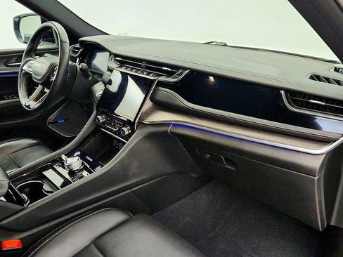 Used 2023 Jeep Grand Cherokee Overland w/ Adv Protech Group III image 24