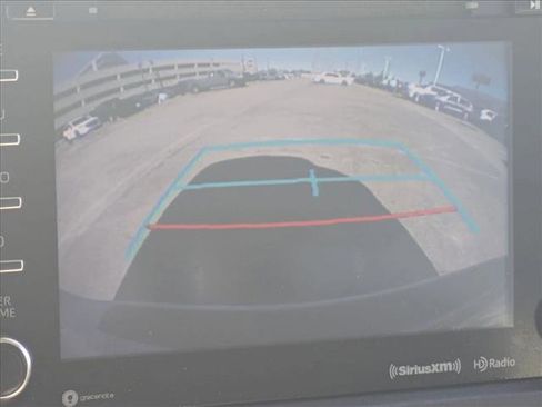 Used 2018 Toyota Sienna LE image 16